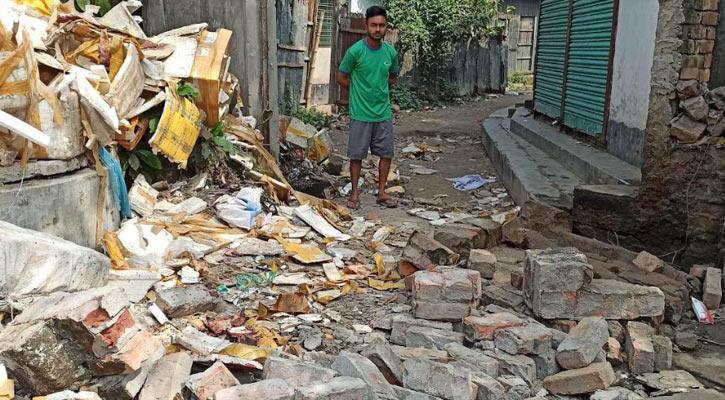 রাজবাড়ীতে দেয়াল ধসে পড়ে যুবকের মৃত্যু