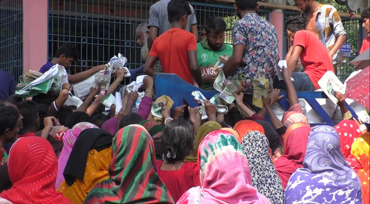 নড়াইলে টিসিবি কার্ডে নয়ছয়, মালামাল পাচ্ছে না কার্ডধারীরা