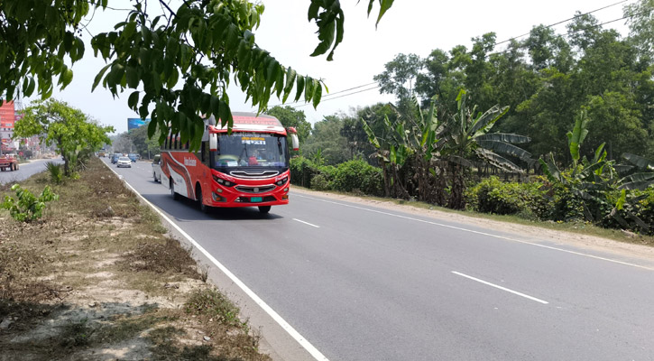 ঢাকা-চট্টগ্রাম মহাসড়কে আনন্দের ঈদযাত্রা