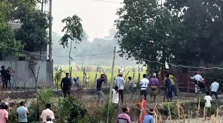অটোরিকশা চুরির ঘটনায় সংঘর্ষ, আহত ৩০-ভাঙচুর