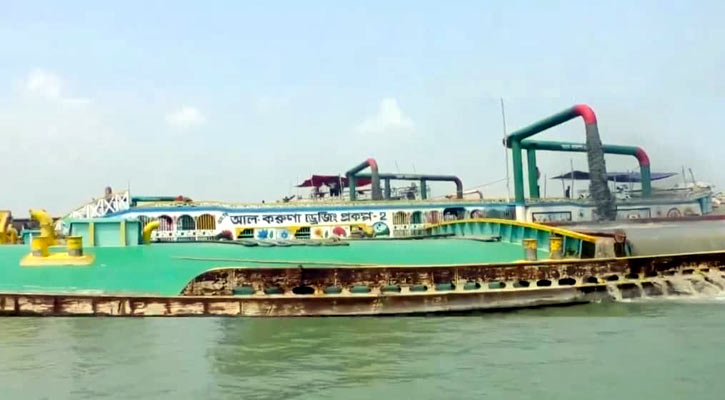 নড়িয়ায় অবৈধভাবে বালু উত্তোলন, ৮ ড্রেজার জব্দ