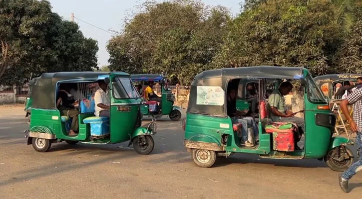 ঋণ নিয়ে অটোরিকশা কিনে নিঃস্ব হচ্ছেন চালকরা