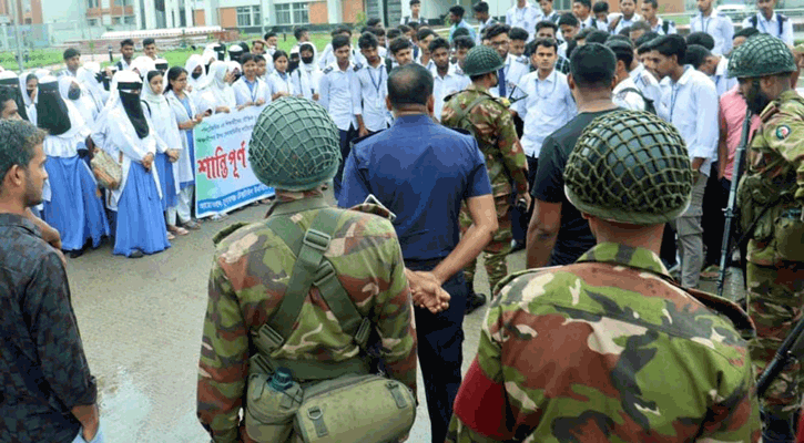 সারাদেশে যৌথ বাহিনীর অভিযানে ২০৪জন আটক